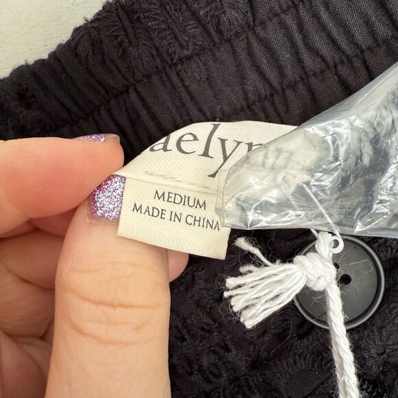 Taelynn Women’s Medium Lace Patterned Utility Barrel Pant New - Picture 3 of 6